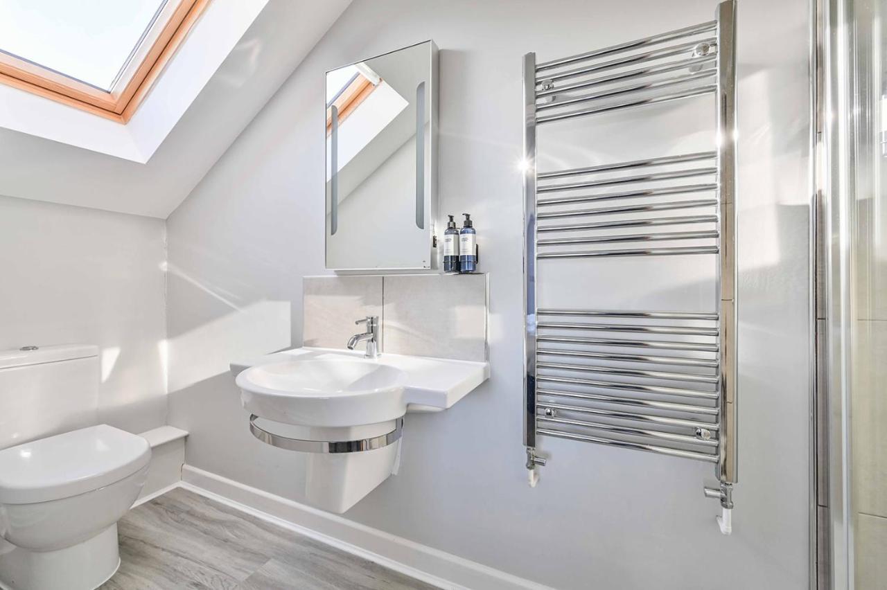 Snug House, Sleeps 12 With Hot Tub On Retallack Resort St Columb Major Exterior photo